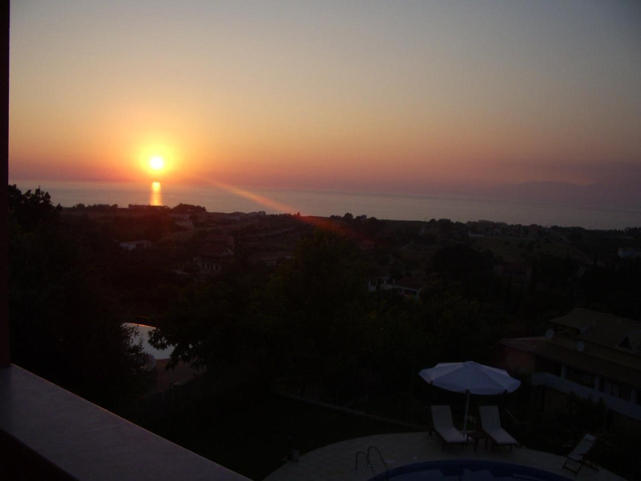 Almiros Beach Villa Mare E Monti מראה חיצוני תמונה